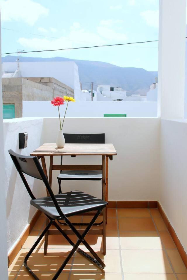 Famara Surf Wifi 2 Apartment Exterior photo